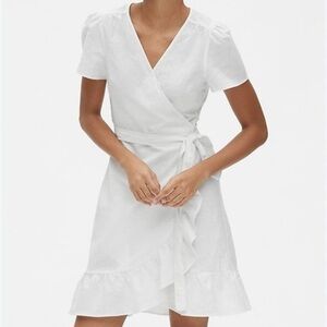 Chic White Wrap Mini Dress size L